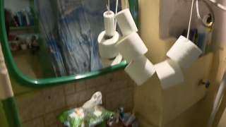 Matka z dwojgiem dzieci mieszka na 16 m kw. Urzędnicy nie dadzą jej lokalu, kuriozalny powód