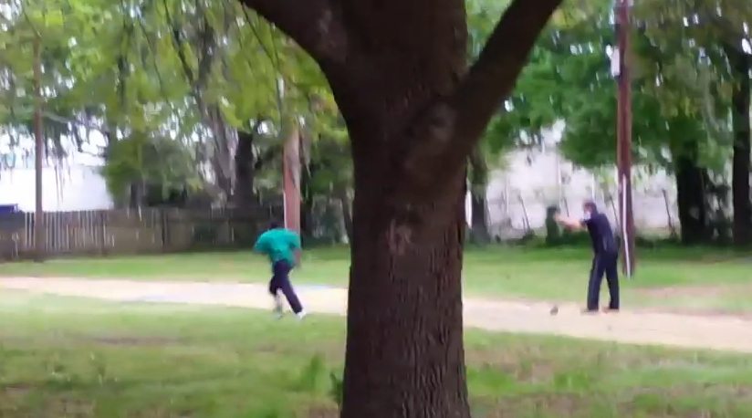 USA: Policjant strzelił nieuzbrojonemu mężczyźnie w plecy