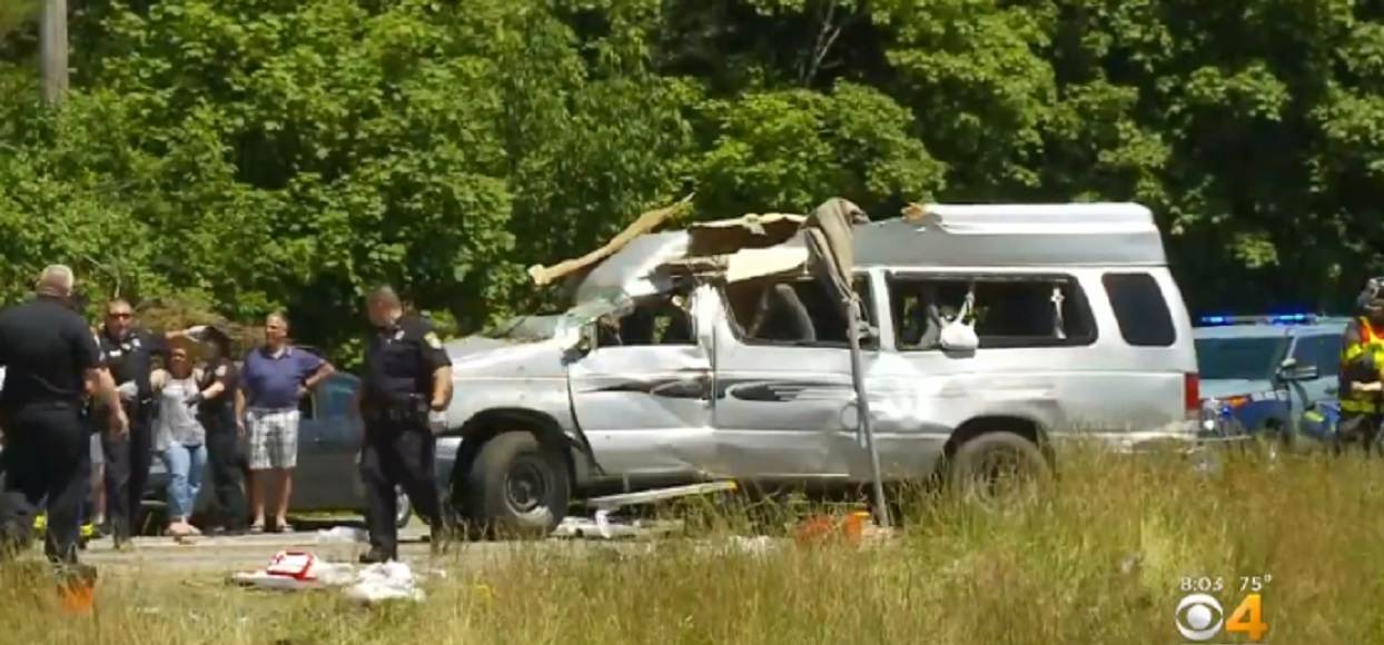 Tragiczny wypadek z udziałem busa z Polakami za granicą. Nie żyją 2 osoby, 9 rannych