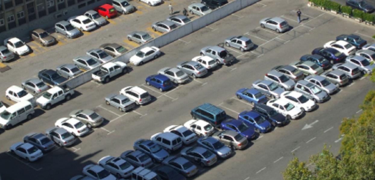 Wydajesz pieniądze na płatnych parkingach? Miasta pobierają te opłaty nielegalnie