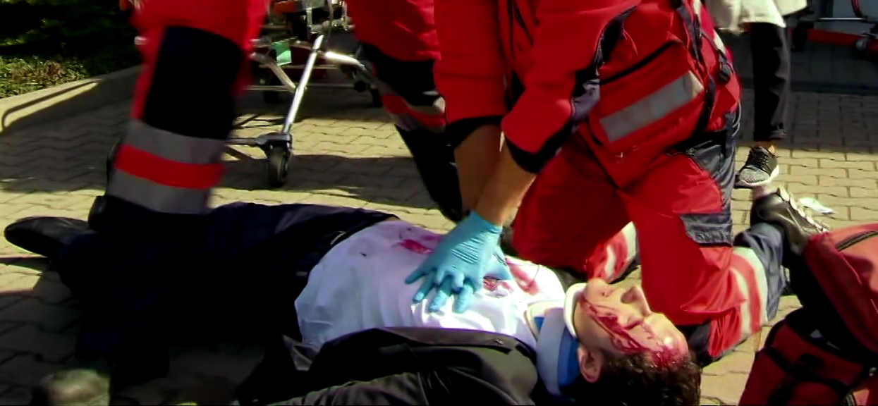 Lekarze nie dają mu szans na przeżycie. Koszmarna tragedia uwielbianego bohatera "Barw Szczęścia"