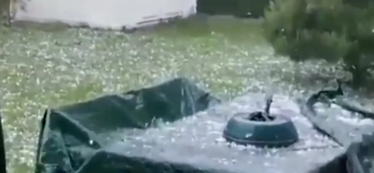 6-centymetrowy grad i 120 km/h wiatr z impetem uderzył za zachodnią granicą Polski. Niszczył nawet domy