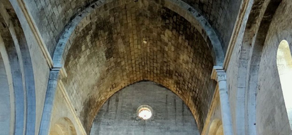 Zawalił się dach XII-wiecznego kościoła Notre-Dame-de-la-Tour. W środku było 150 parafian