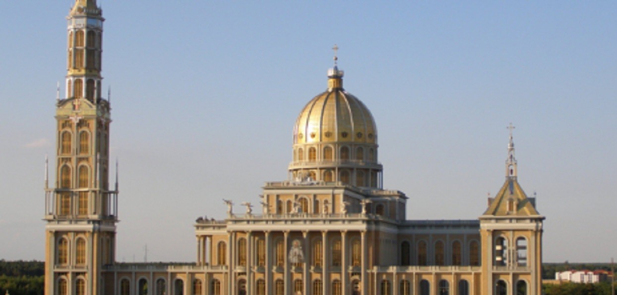 Usunięto pomnik z Janem Pawłem II i kustoszem bazyliki w Licheniu