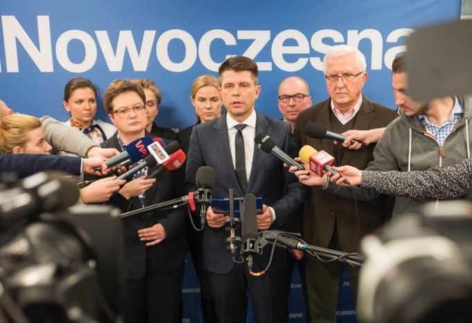 Nowoczesna: Musimy być gotowi na Sejm w siedzibie PiS