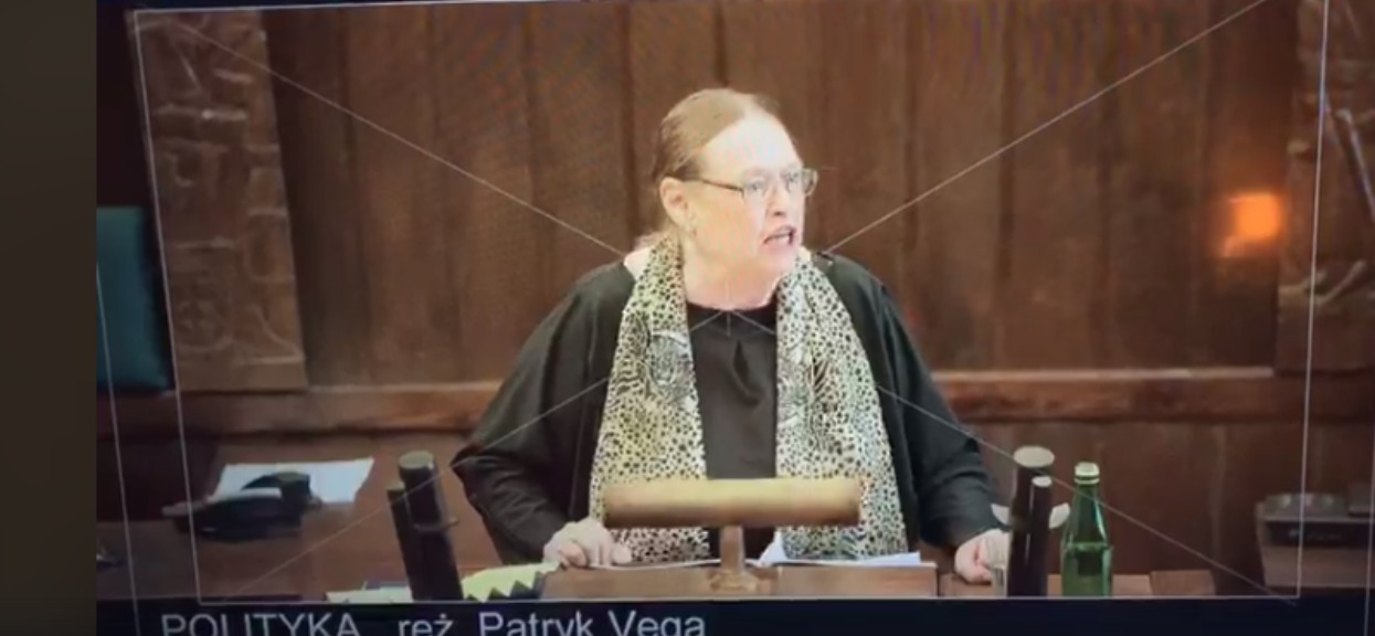 Krystyna Pawłowicz może już tylko płakać. Będzie bohaterką filmu "Polityka" Vegi, mamy nagranie