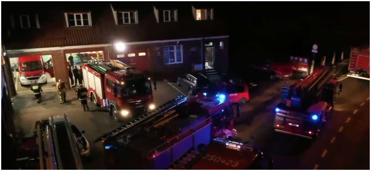 Ponad tysiąc interwencji strażaków, straty są kolosalne. TVN podał fatalny bilans nocnych nawałnic