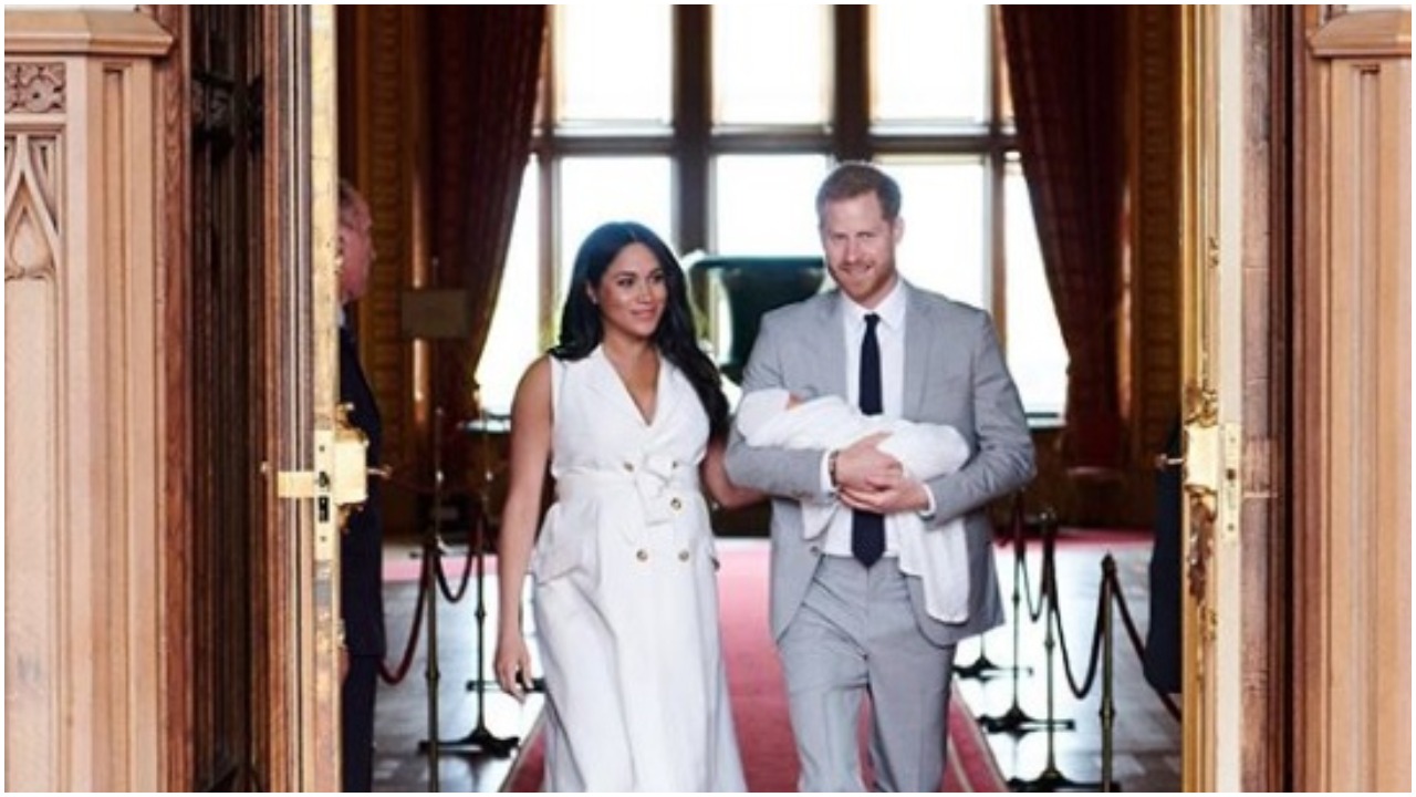 W sieci właśnie pojawiło się nowe zdjęcie syna Meghan i Harry'ego. Jeden szczegół zwraca szczególną uwagę
