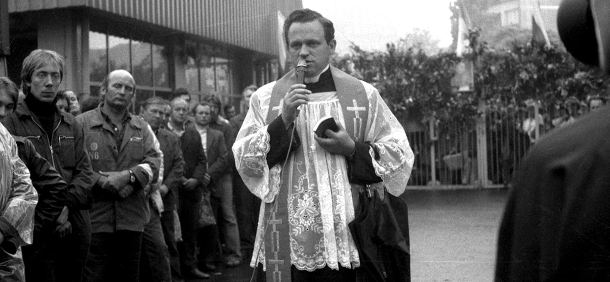 Ksiądz Waldemar C. aresztowany za pedofilię. Miał zmuszać dzieci do oglądania ohydnych filmów