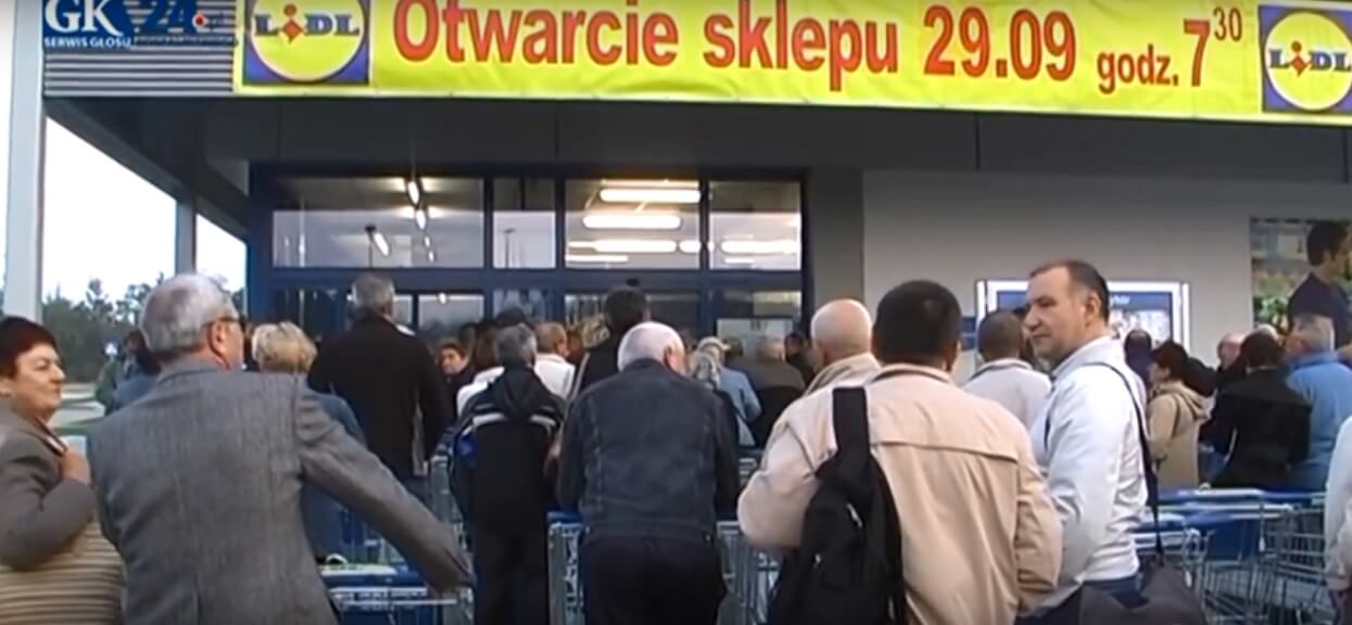 W Lidlu powariowali? Sklep znowu odpala promocję, przez którą Polacy tracą rozum i zachowują się jak dzicz