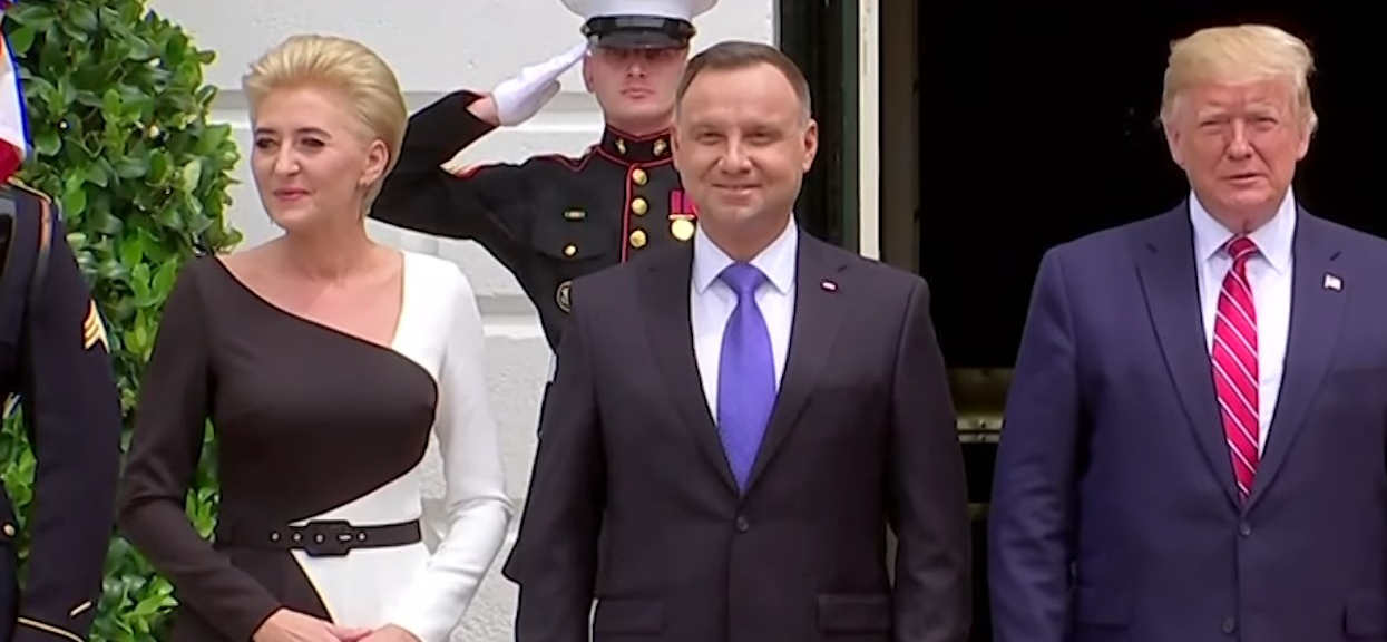 Lepiej usiądźcie. Wiemy, ile Agata Duda wydała na sukienki, w których zaprezentowała się przy Melanii Trump
