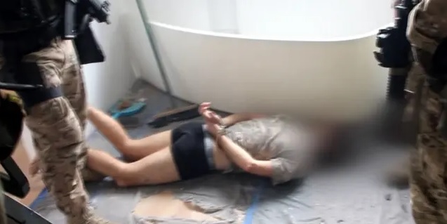 Wstrząsające zdjęcie z przesłuchania mordercy 10-letniej Kristiny! Wyciekło z komendy
