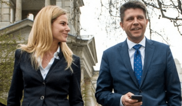 Media: Mąż Schmidt panicznie bał się romansu żony z Petru. "Najgorzej mają dzieci, małżeństwo upadło"