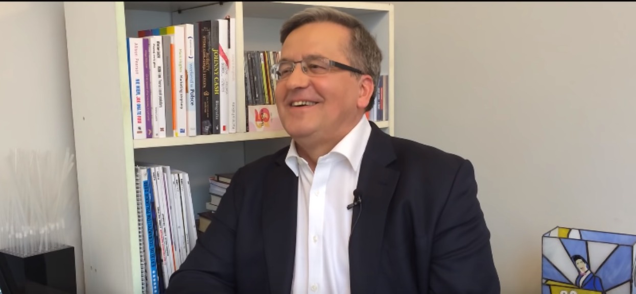 Gdzie mieszka Bronisław Komorowski? Właśnie skończył budowę zapierającej dech willi, prawdziwy pałac