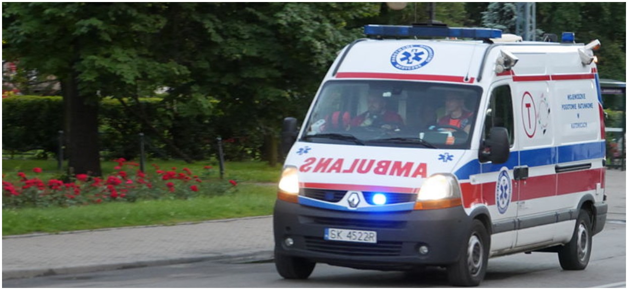 Dziecko chciało się tylko ochłodzić w basenie. Za chwile ojciec musiał je reanimować