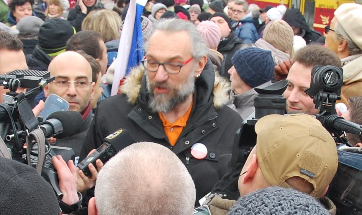 Kijowski się kaja i błaga o wybaczenie. "To przeze mnie są ataki na KOD"