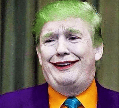 Joker czyta tweety Trumpa. Posłuchaj PERFEKCYJNEGO nagrania