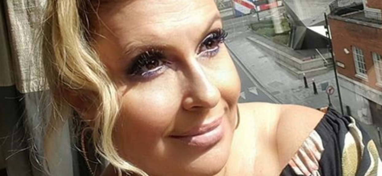 Piękniejszej sukni ślubnej nie miała żadna polska gwiazda. Katarzyna Skrzynecka wyglądała jak księżna (FOTO)