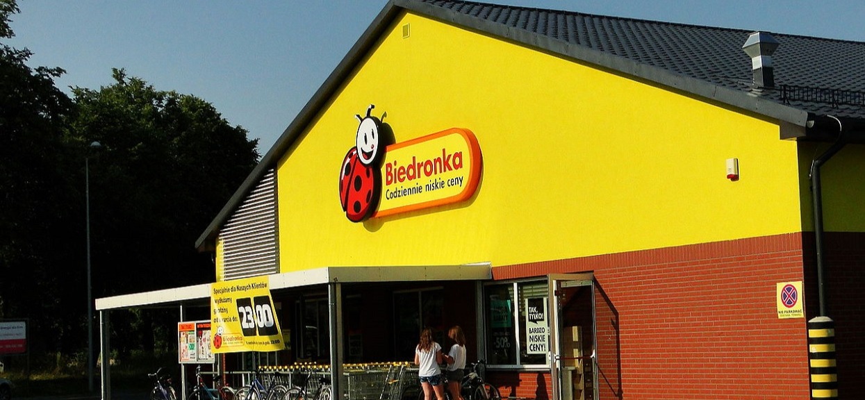 Biedronka zaprasza Polaków nad morze. Sporo zarobią i odpoczną na wakacjach