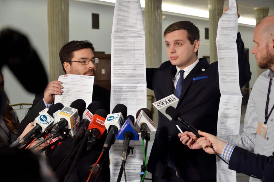 Kukiz’15 proponuje rewolucyjne zmiany w podatkach. Byłoby najprościej w Unii Europejskiej