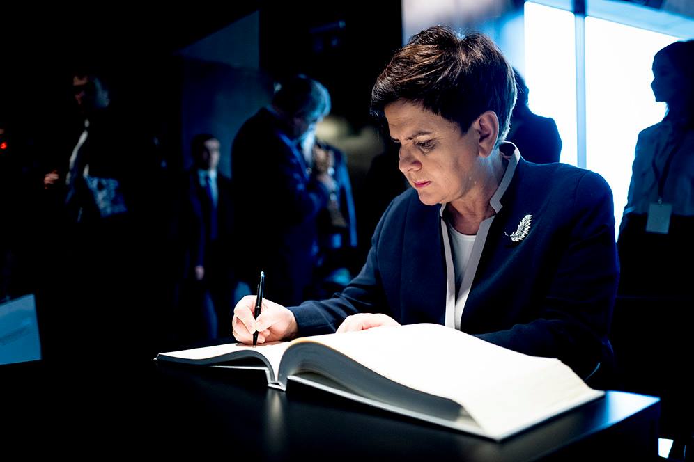 Ile lat ma według PiS "młody fachowiec"? Wcześniej krytykowali PO, a zrobili to samo pięć razy szybciej