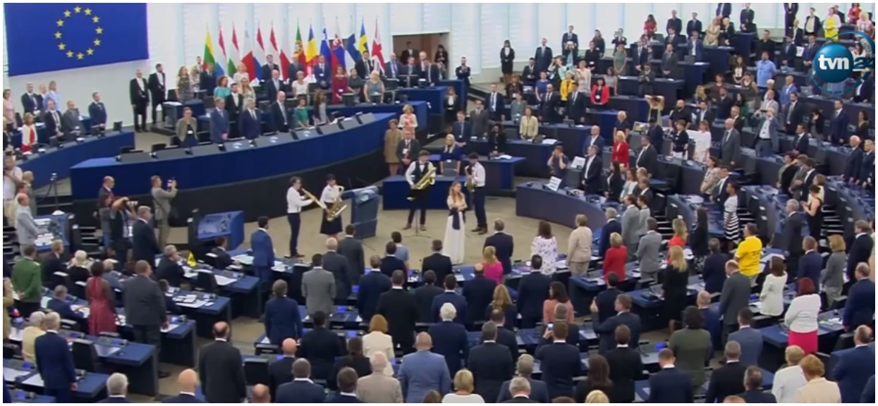 Pierwsze posiedzenie Parlamentu Europejskiego i już skandal. Wielu komentuje to, co zrobili polscy politycy