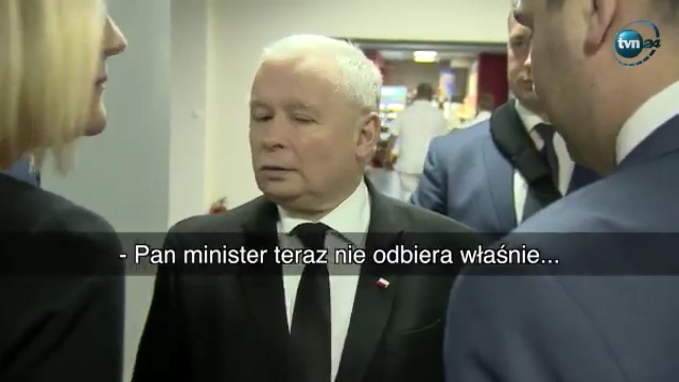 Co robi Kaczyński, kiedy minister nie odbiera telefonu? Scena jak z "Ucha Prezesa"(VIDEO)