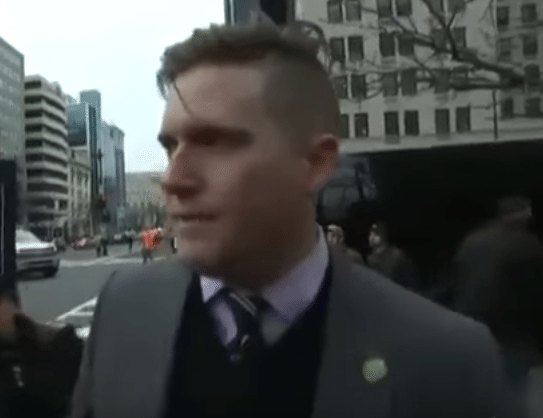 Lider nacjonalistów potężnie uderzony podczas wywiadu na żywo w TV (VIDEO)