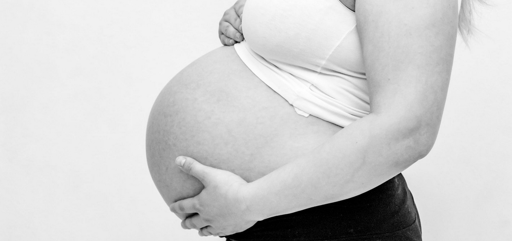 Mama wyznała przyjaciółce, że jest w ciąży. Nie spodziewała się, że ta potraktuje ją w tak okropny sposób