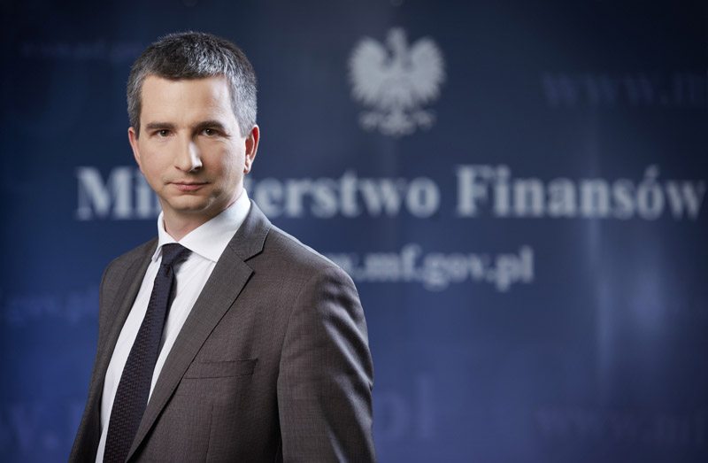 Minister Finansów: Nie ma planów podniesienia akcyzy na alkohol