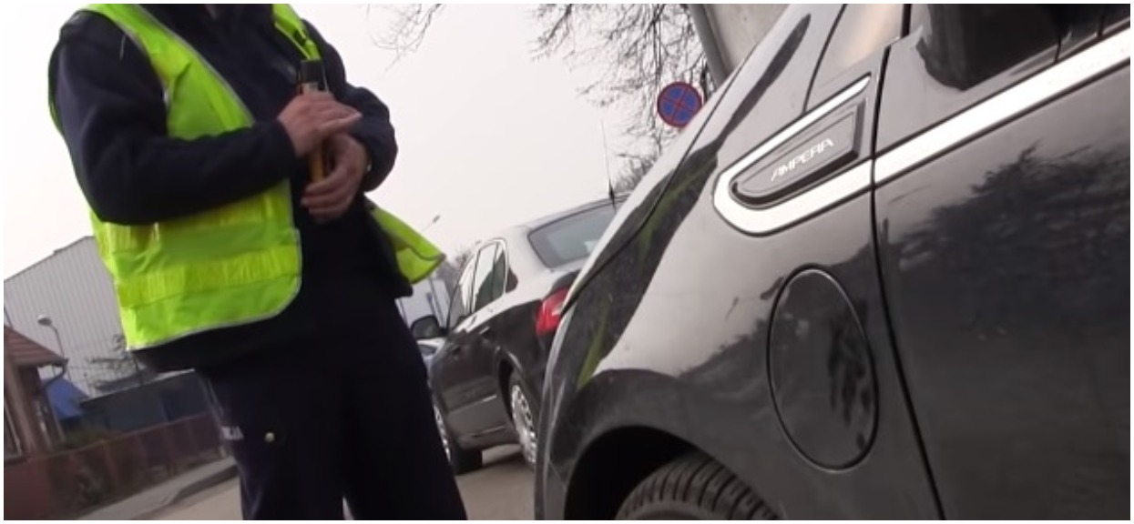 Mężczyzna prowadził samochód z piwem w dłoni. Policjanci pobledli, gdy zobaczyli, ile miał promili