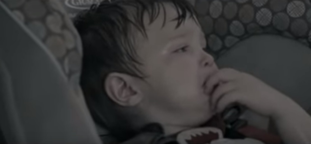 Zostawili niemowlę w nagrzanym aucie na cały dzień. Tragiczny finał