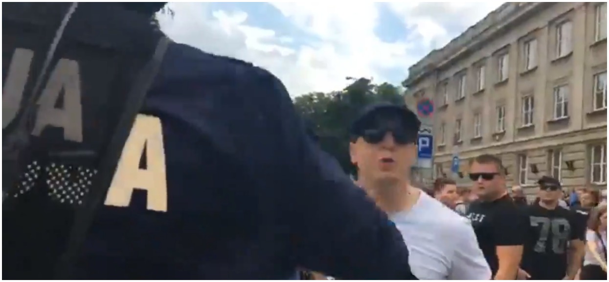 Dziennikarz zwyzywany i opluty na Marszu Równości. Jest film