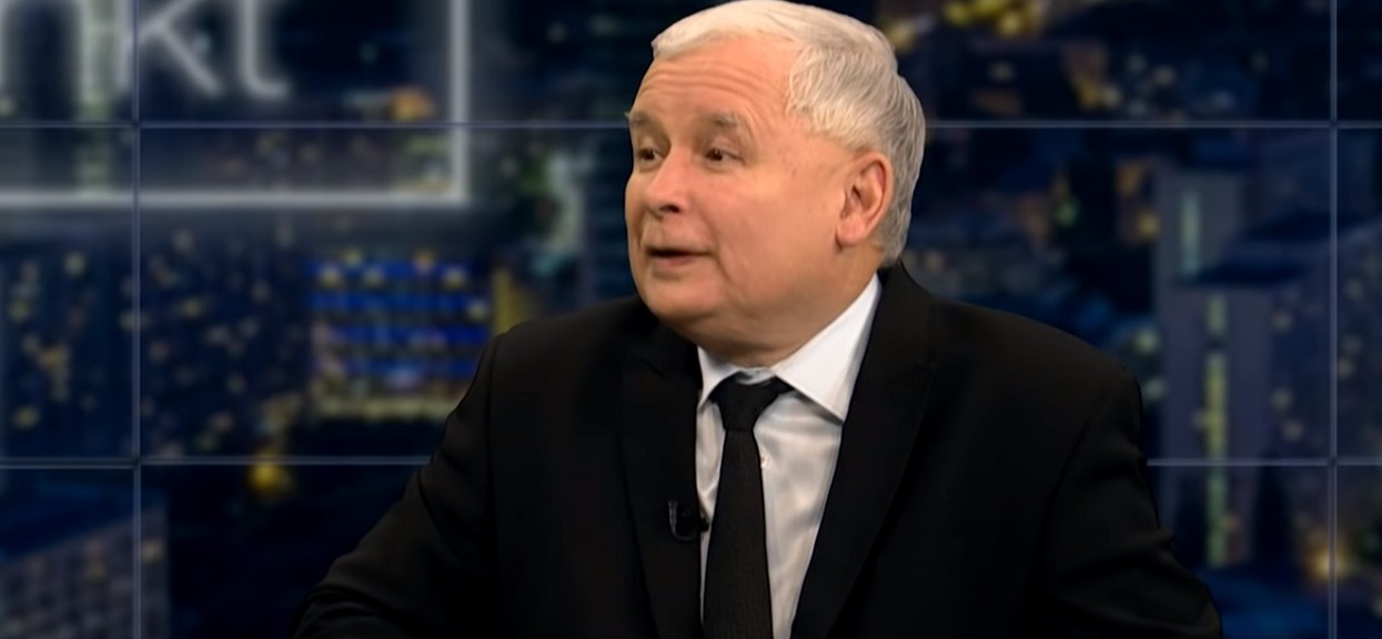 Do Kaczyńskiego podeszła mała dziewczynka i zaczęła z nim rozmawiać. "Ustawka jak za Gierka"
