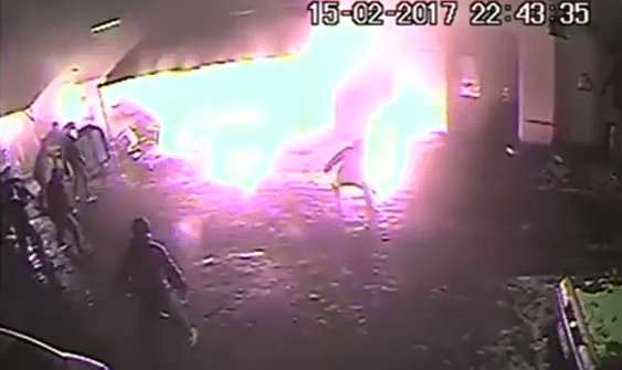 Mamy film z monitoringu "Chmury". Atak na kibiców Ajaxu to był HORROR (VIDEO)