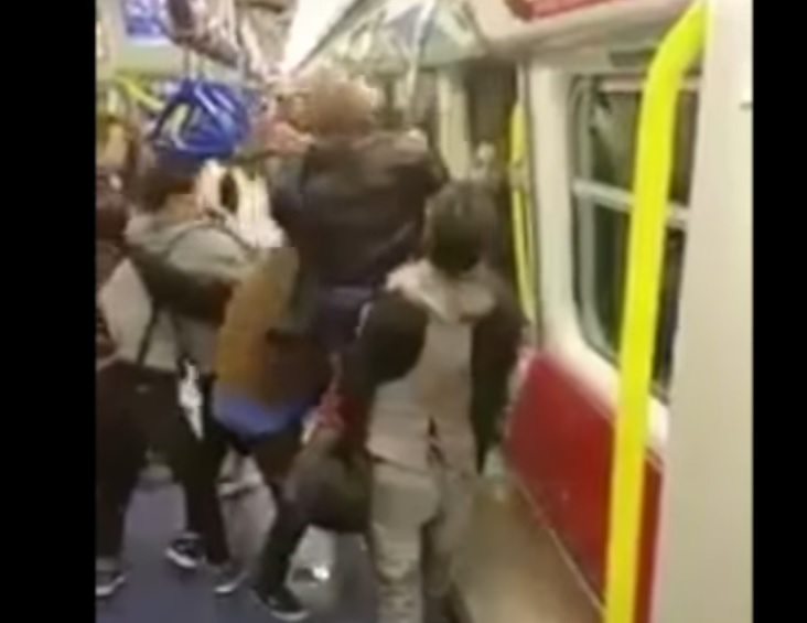 Muzułmanie zrobili burdę w metrze. Zapomnieli jednak, że są w Hong Kongu, więc… (video)