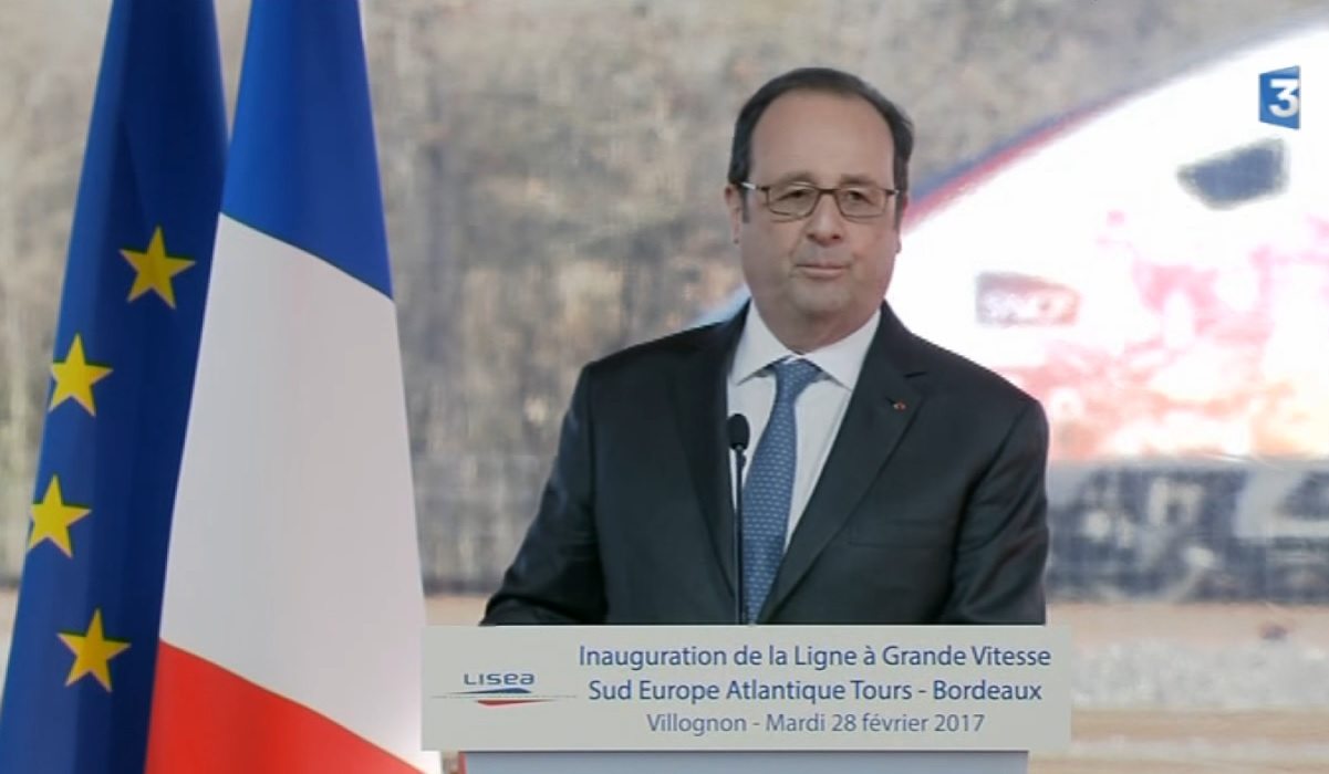 Francja: Strzały podczas przemówienia Hollande'a. Są ranni (video)