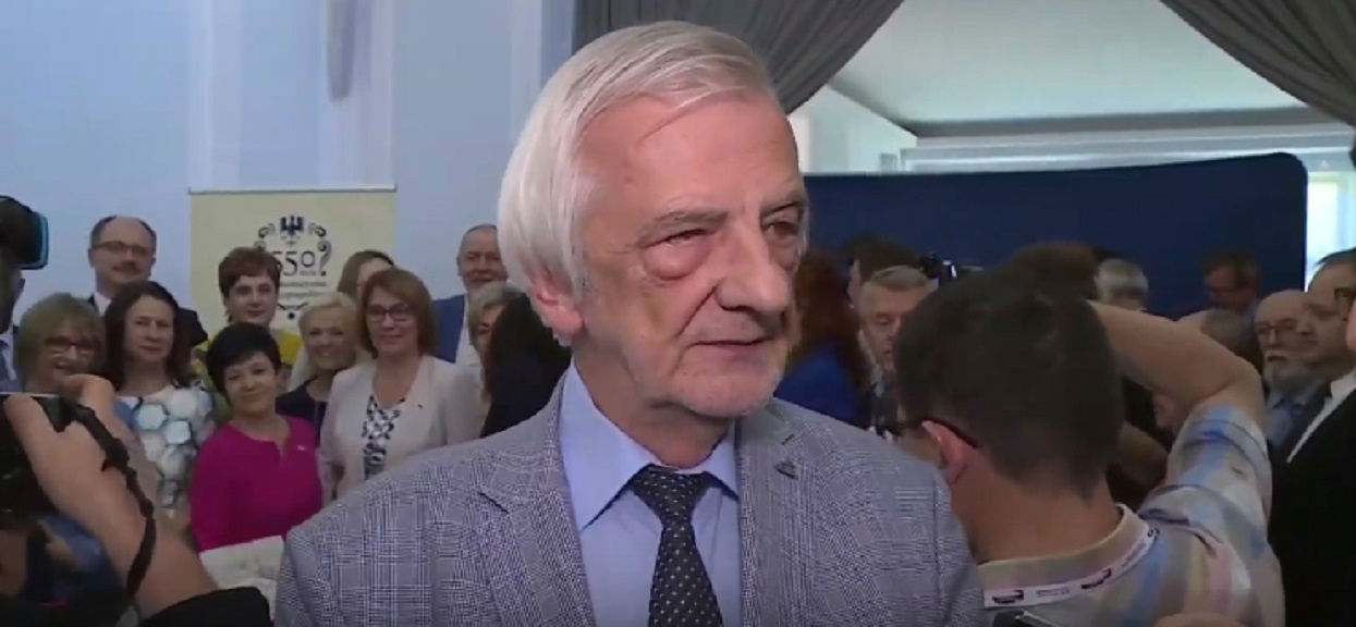 Terlecki znowu odleciał. Zaczął udawać komandosa, wyszła komiczna kompromitacja