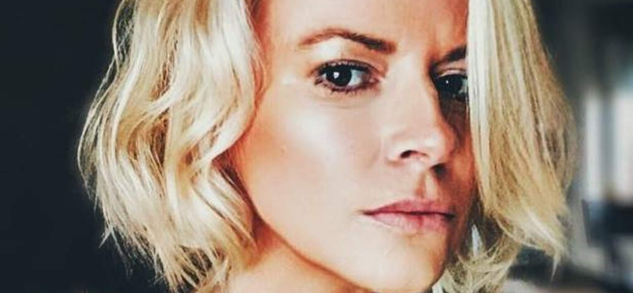 Monika Janowska obchodzi urodziny. Jej uroda jest jak wino, powalające zdjęcia
