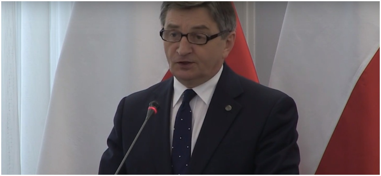 Tłumaczenia Kuchcińskiego ws. lotów, to największy absurd dekady. Według kancelarii sejmu, marszałek cofał się w czasie