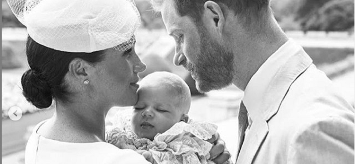 To była ustawka? Brytyjskie media odkryły prawdę o chrzcie dziecka Meghan Markle