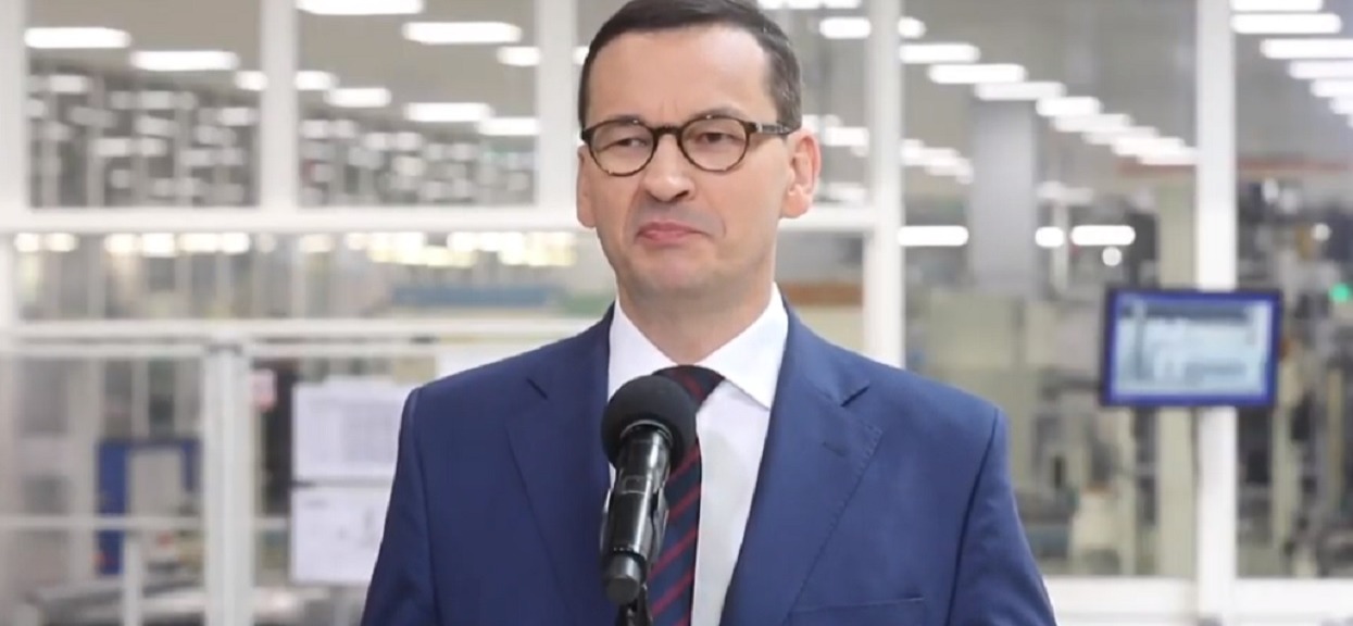 Morawiecki sprowadzony na ziemię przez Kaczyńskiego. Prezes nie wpuścił go do biura, musiał czekać w samochodzie