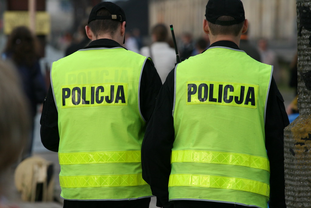 Napaść seksualna na 12-latkę. Pedofil wciąż jest na wolności, policja opublikowała jego portret