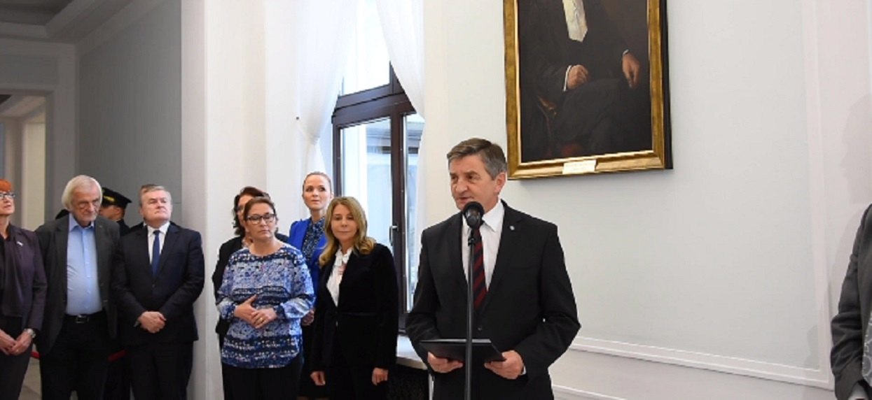 Dobrze ją pamiętacie. Nieoficjalnie już wiadomo, kto zastąpi Kuchcińskiego
