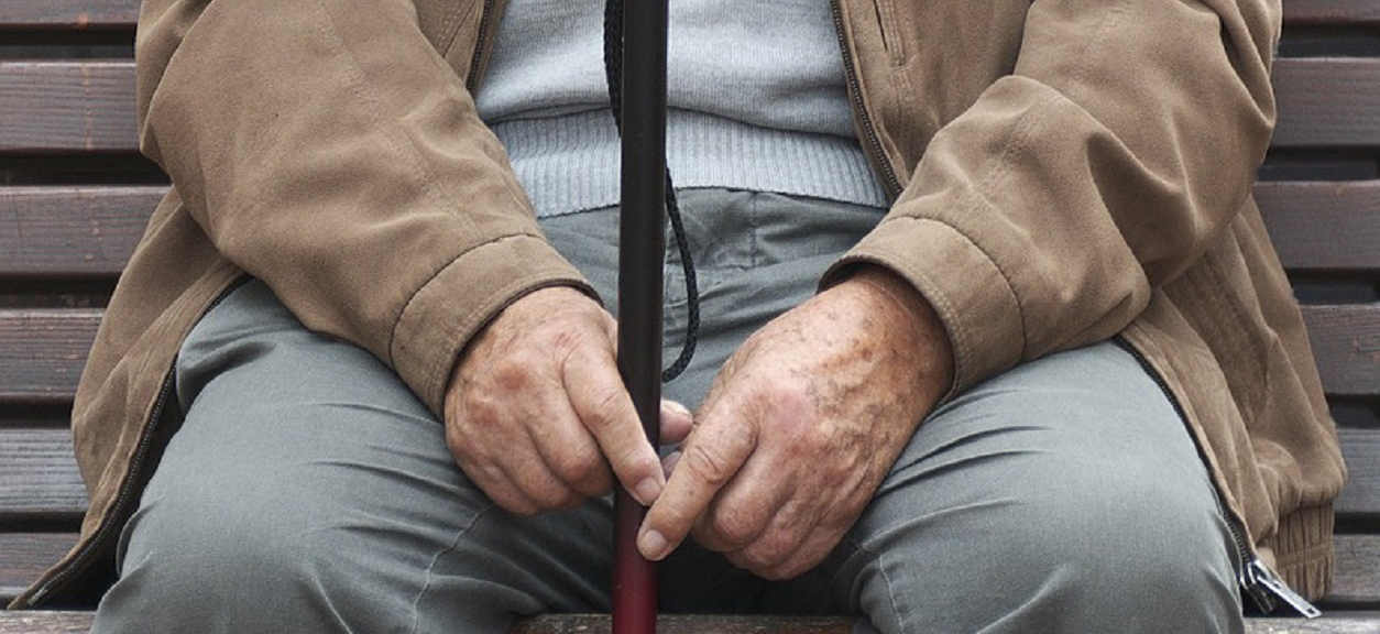 Dziadek odwiedził wnuczkę po poważnej operacji. Kiedy ją zobaczył zrobił jedną rzecz, której nikt się po nim nie spodziewał