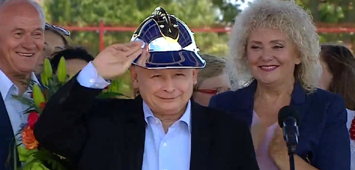 Kaczyński chciał pokazać, że ma poczucie humoru. Jak wyszło?