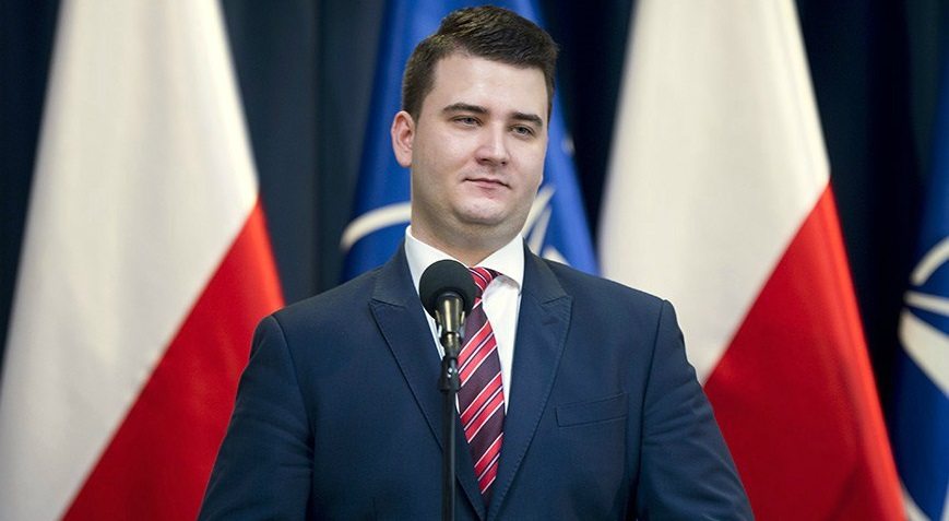 Misiewicz wraca do MON, ale nie będzie rzecznikiem. Wiemy jakie stanowisko obejmie