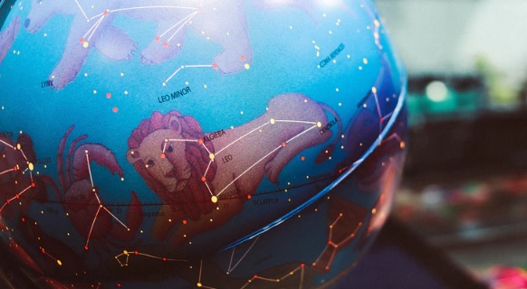Osoby spod tych 5 znaków zodiaku najpiękniej się zestarzeją. Sprawdź, czy jesteś w gronie szczęśliwców