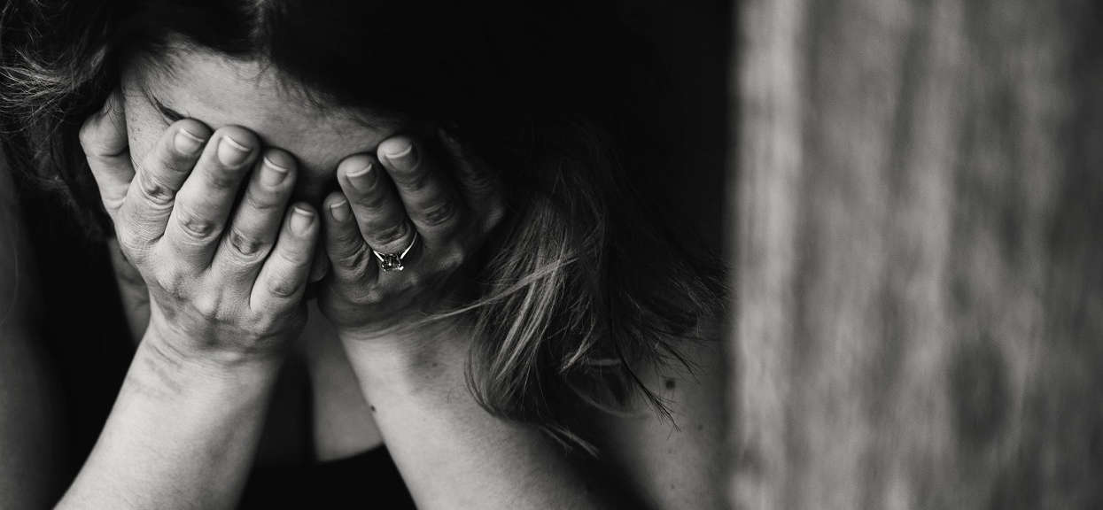 Gdy zobaczyła to zdjęcie, od razu wiedziała, że partner ją zdradza. Wszystko przez jeden niepozorny szczegół