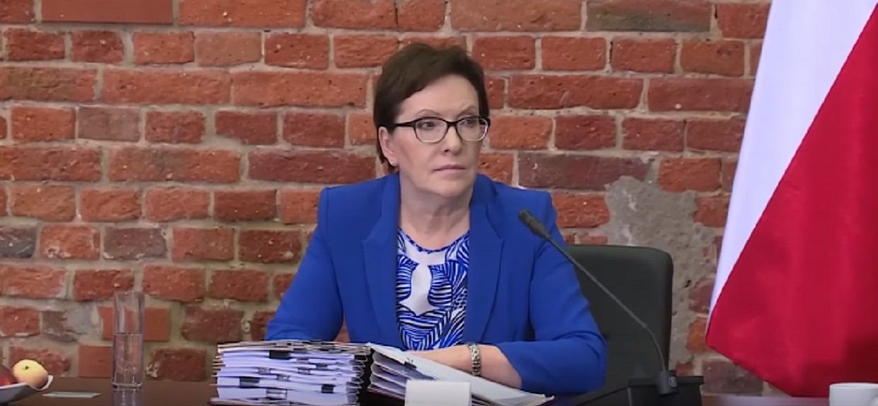 Kopacz 47, Szydło 167. Ujawniono listy lotów byłych premier